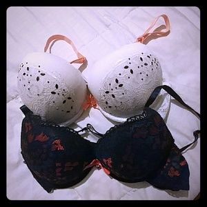 Pair of rue 21 bras